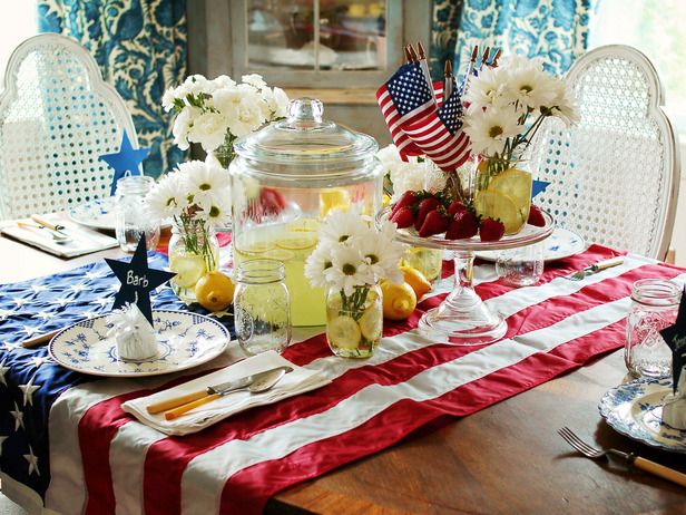 4th of July Table setting from HGTV