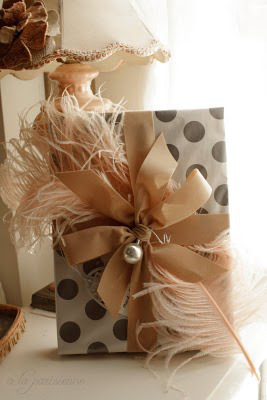 Fabulous DIY Christmas wrapping ribbon and labels